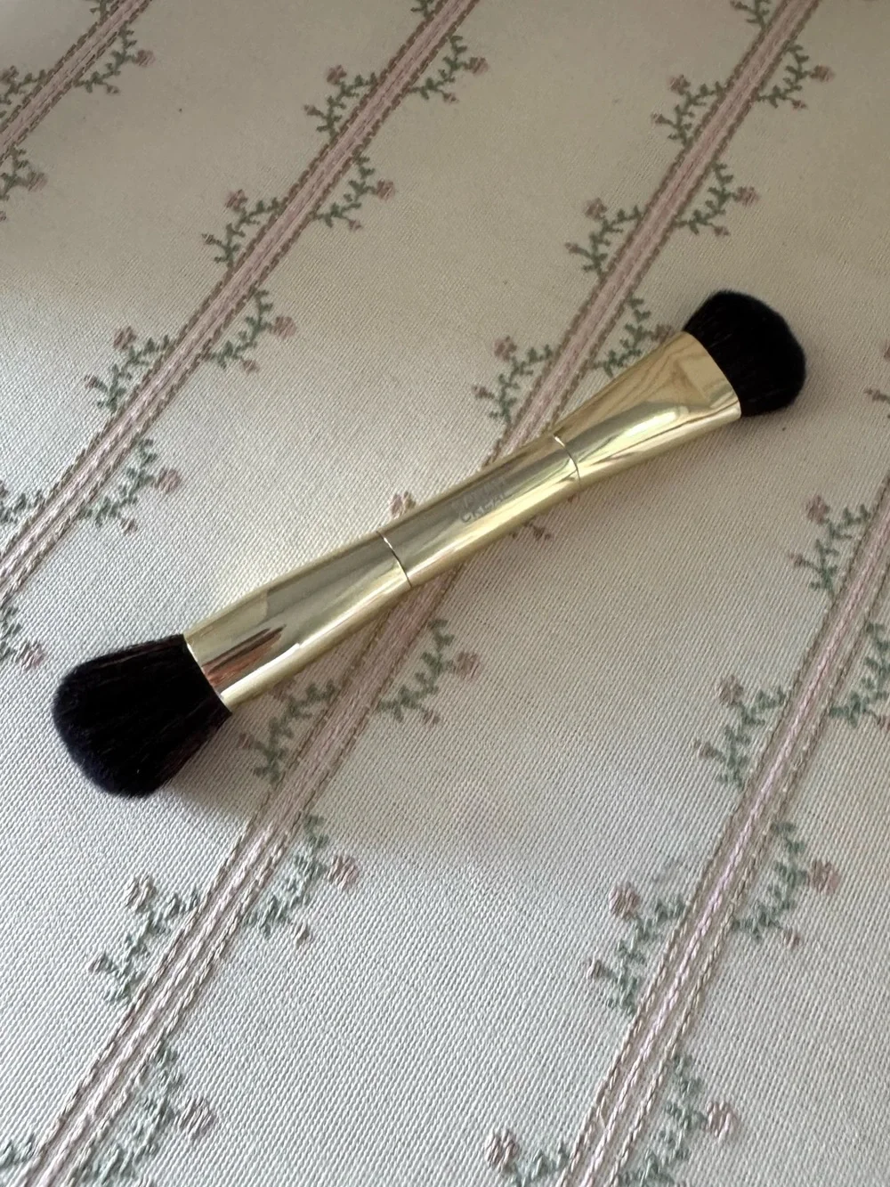 Sarah Creal Dual Blush and Blur Precision Brush for Blushing and Lifting